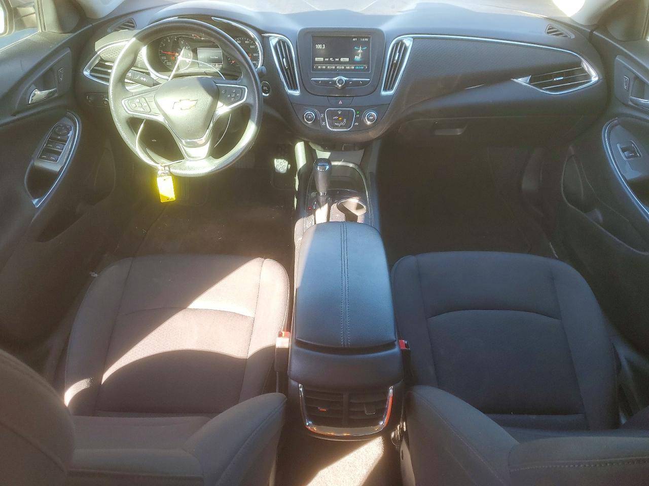2018 CHEVROLET MALIBU LT photo 8