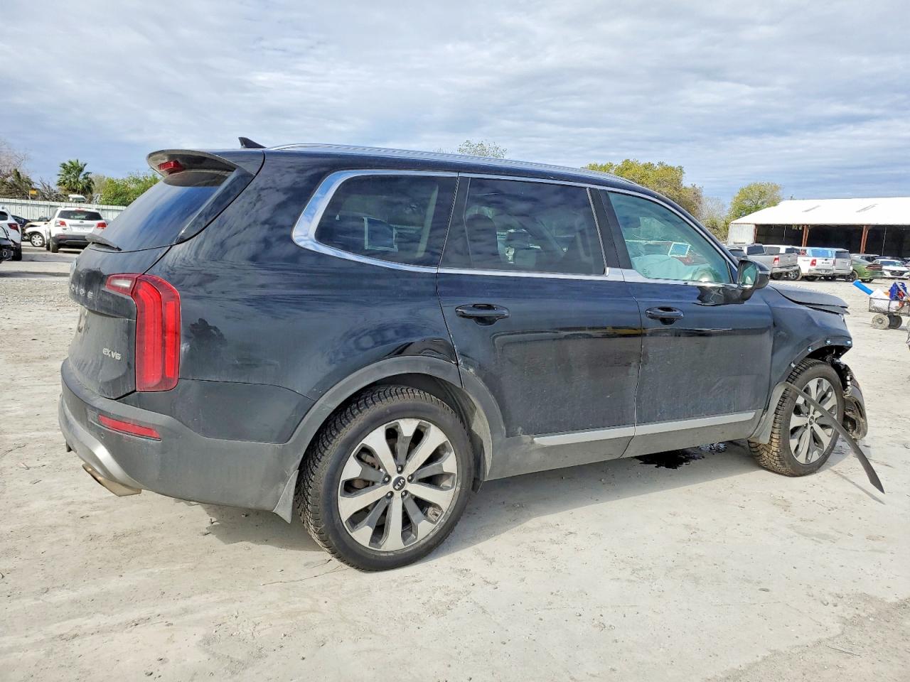 2021 KIA TELLURIDE EX photo 3