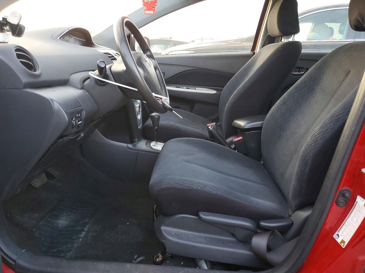 2008 TOYOTA YARIS photo 13