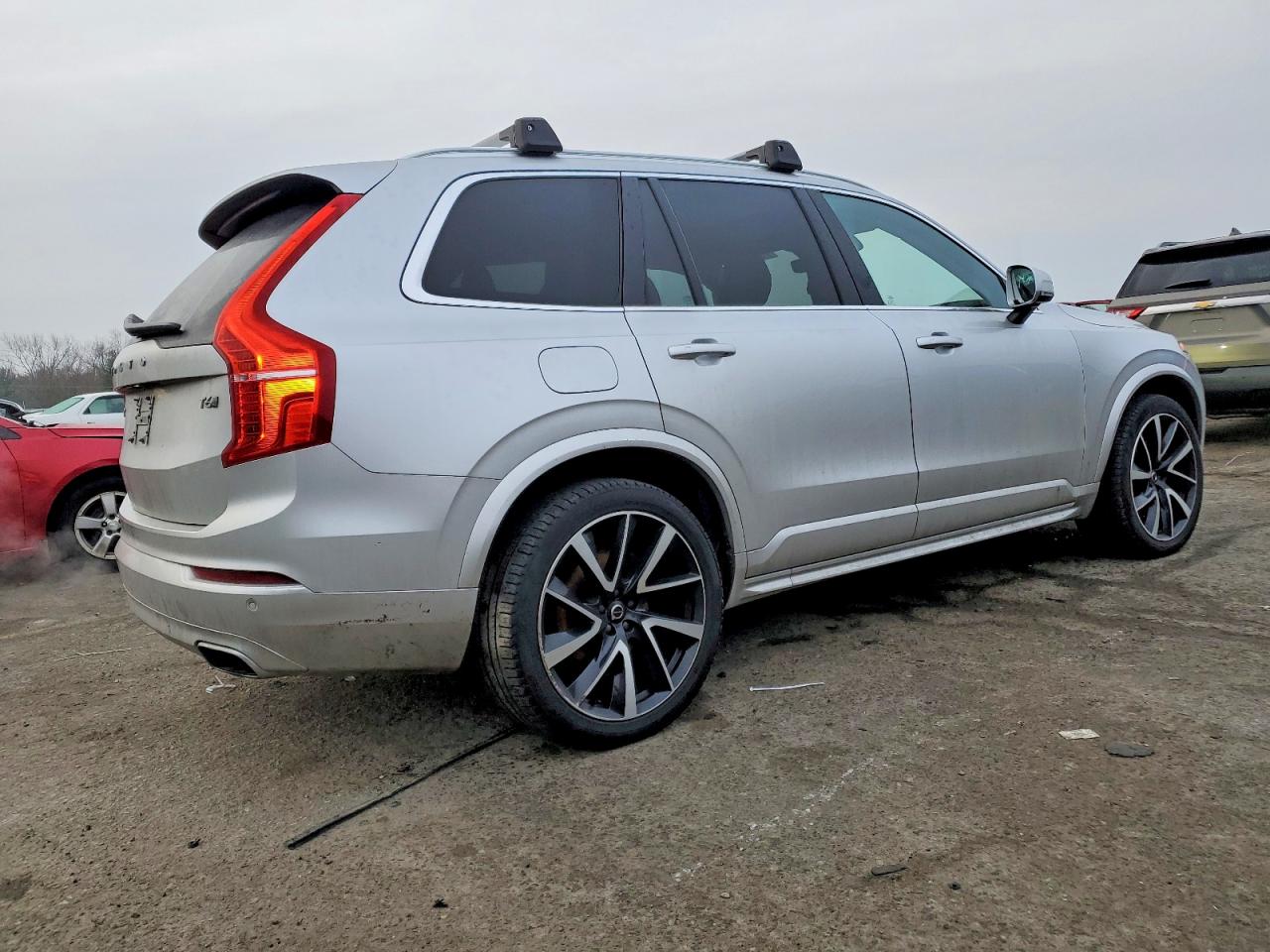 2021 VOLVO XC90 T6 MOMENTUM photo 3
