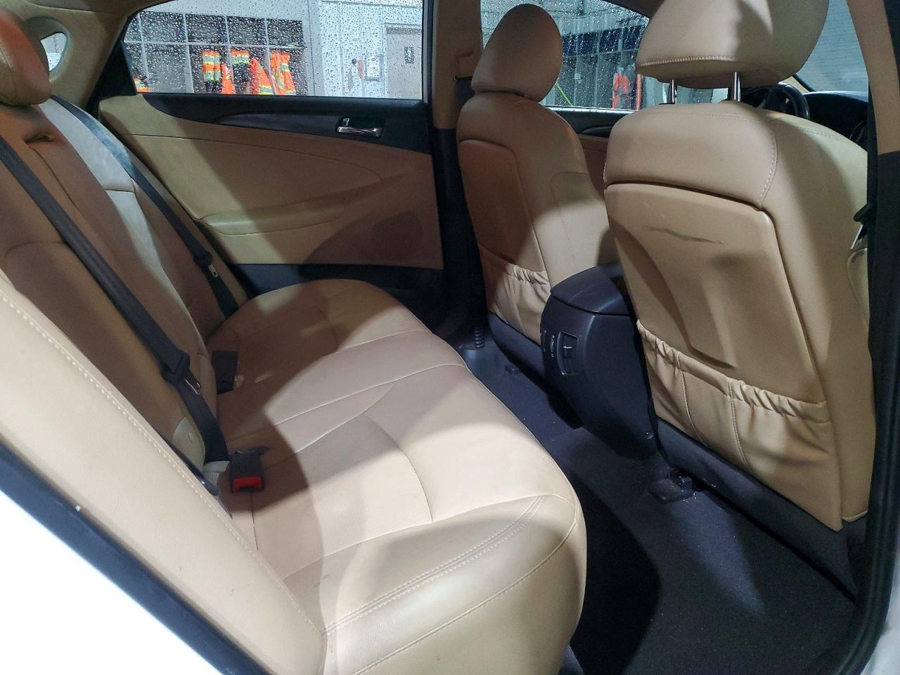 2013 HYUNDAI SONATA SE photo 10