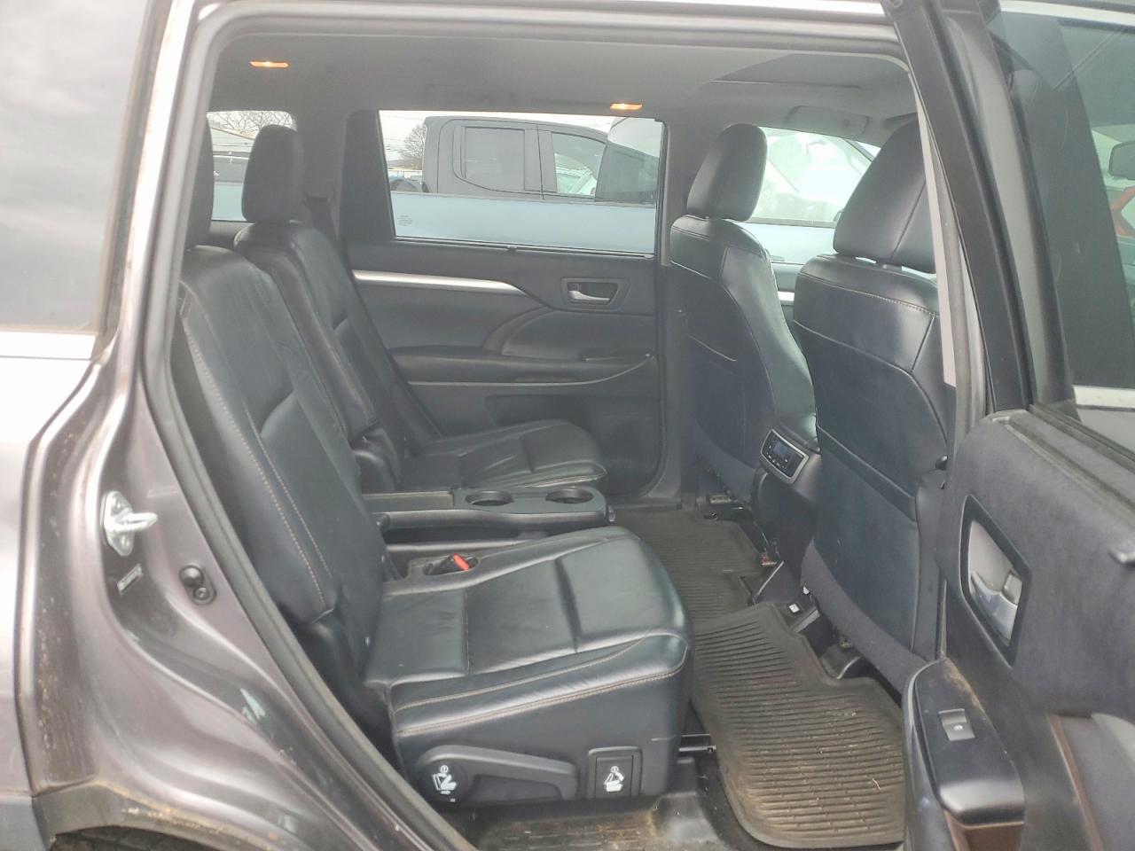 2014 TOYOTA HIGHLANDER XLE photo 11