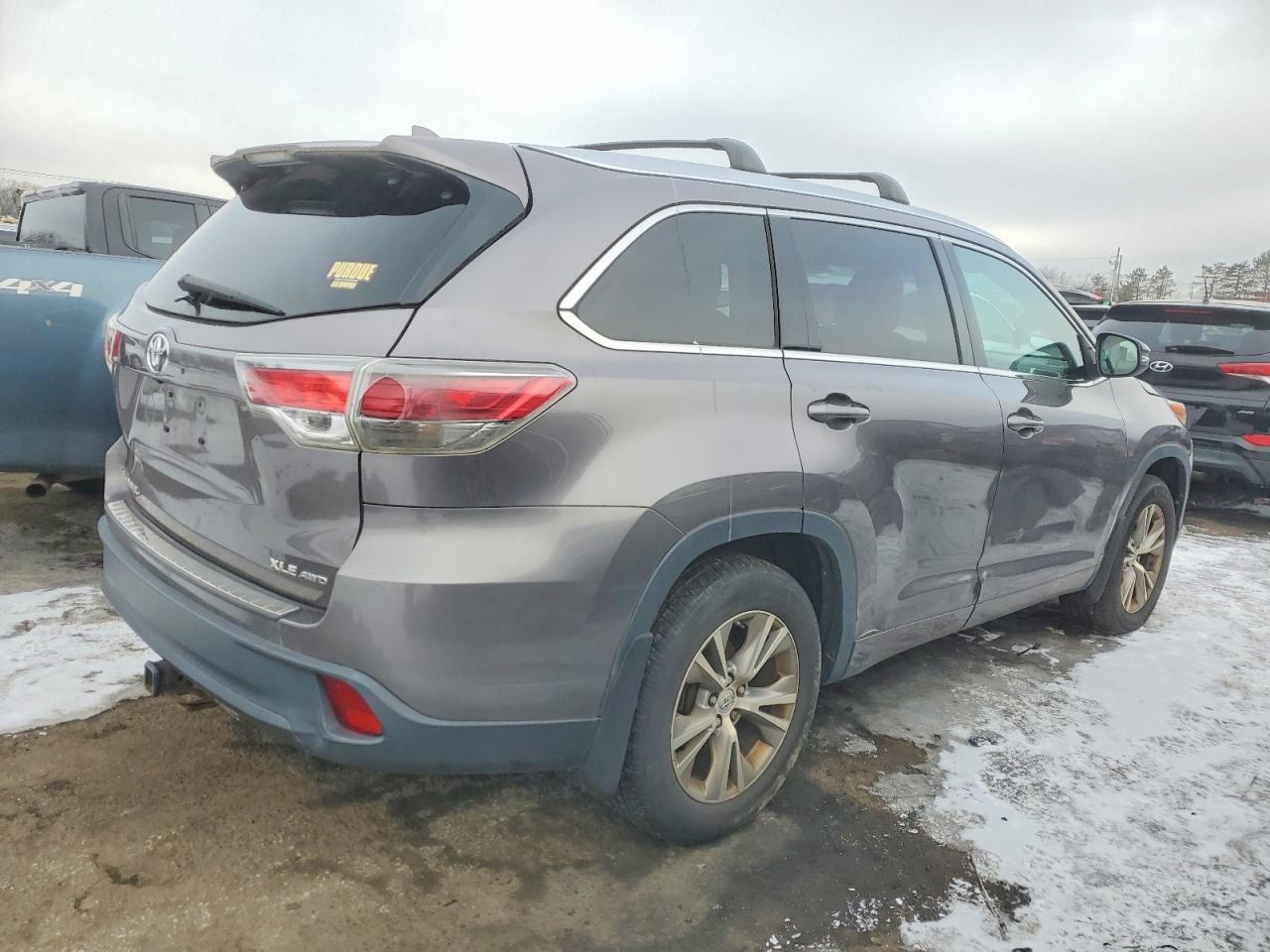 2014 TOYOTA HIGHLANDER XLE photo 3