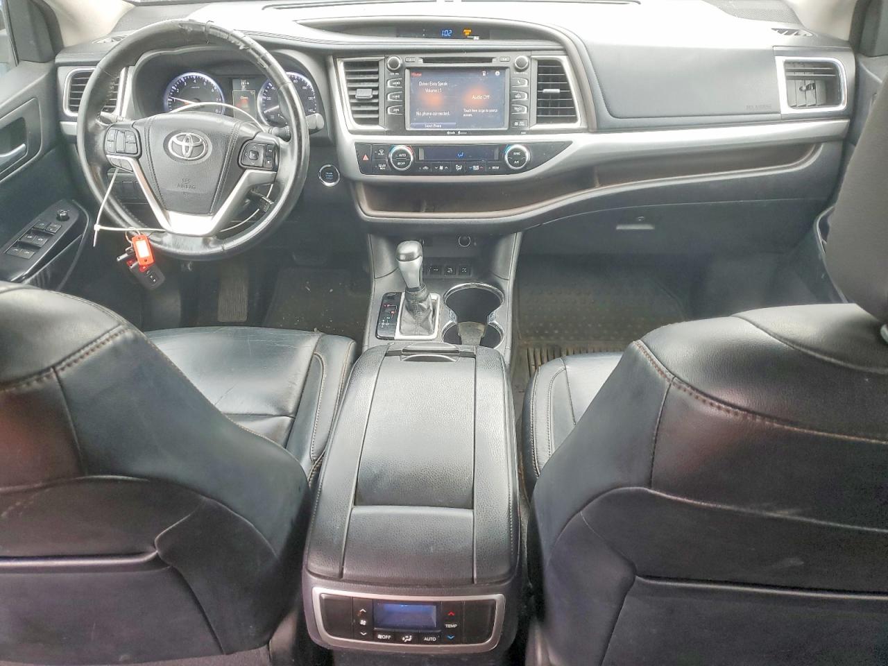 2014 TOYOTA HIGHLANDER XLE photo 8