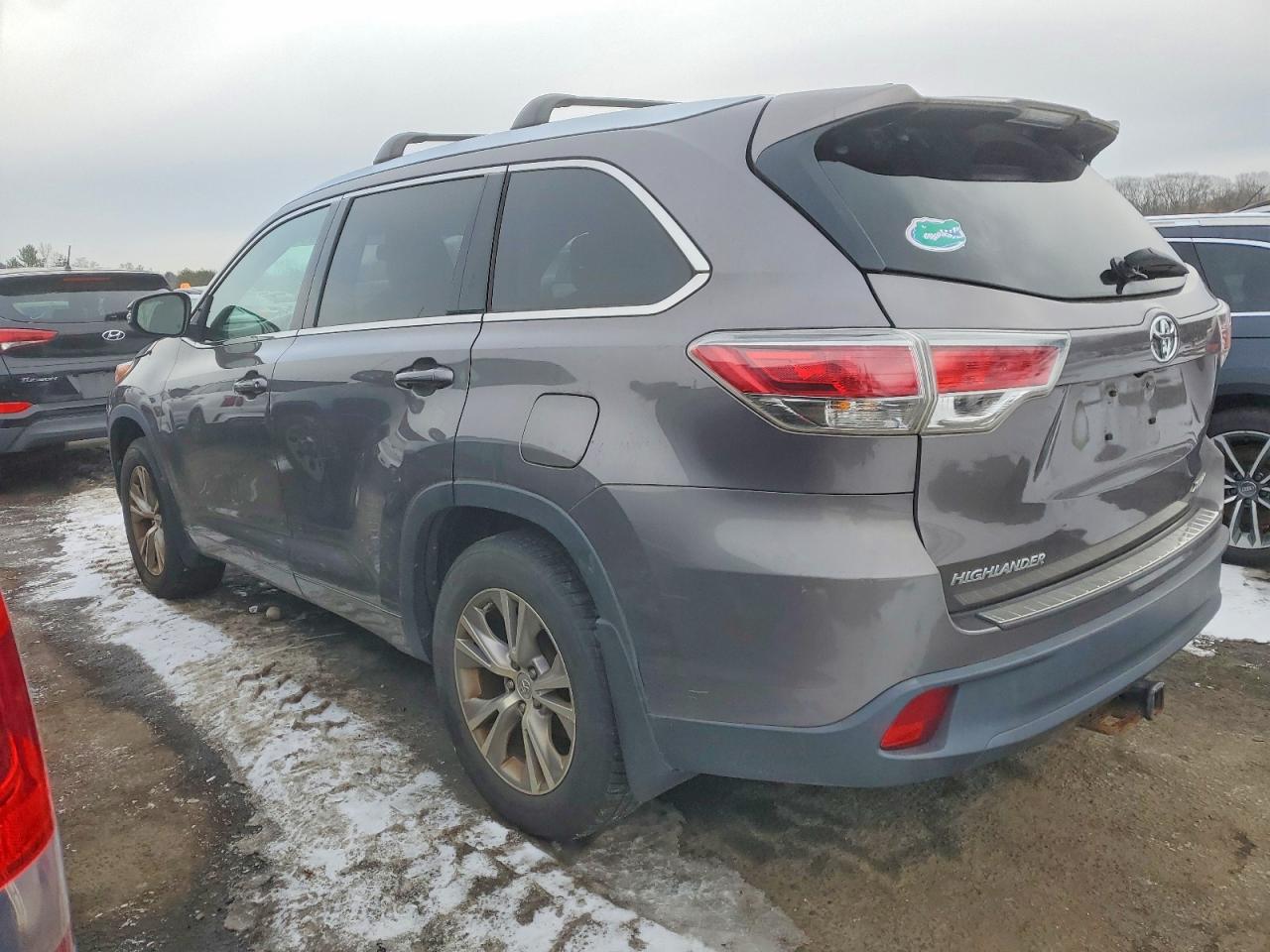 2014 TOYOTA HIGHLANDER XLE photo 2