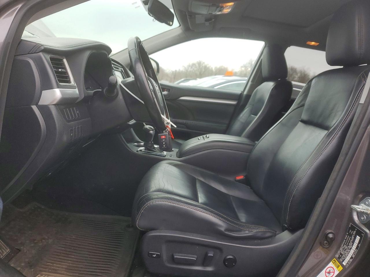 2014 TOYOTA HIGHLANDER XLE photo 7