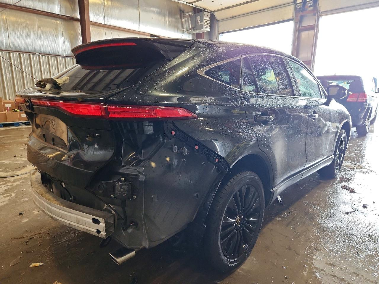 2023 TOYOTA VENZA LE photo 3