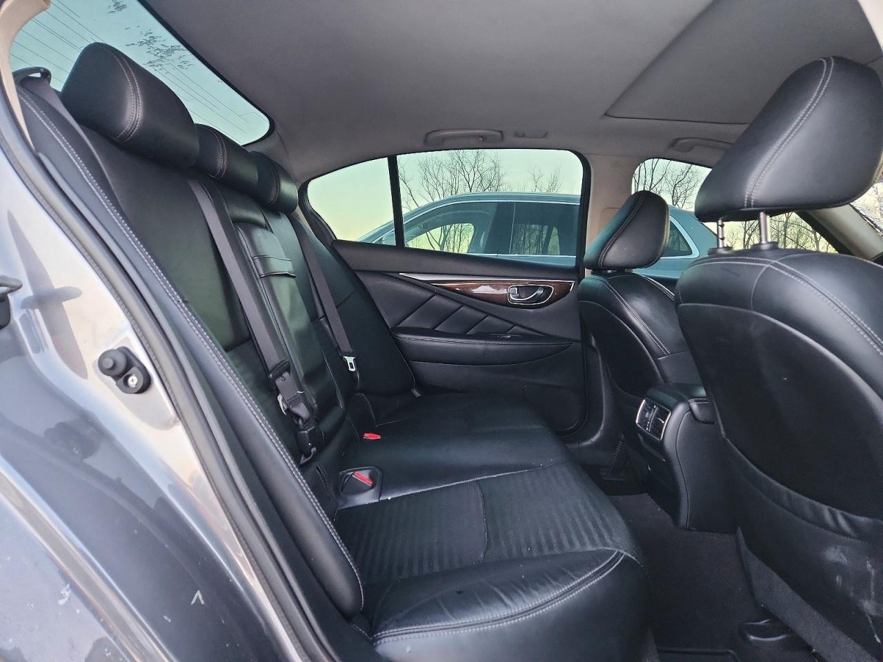 2015 INFINITI Q50 BASE photo 10