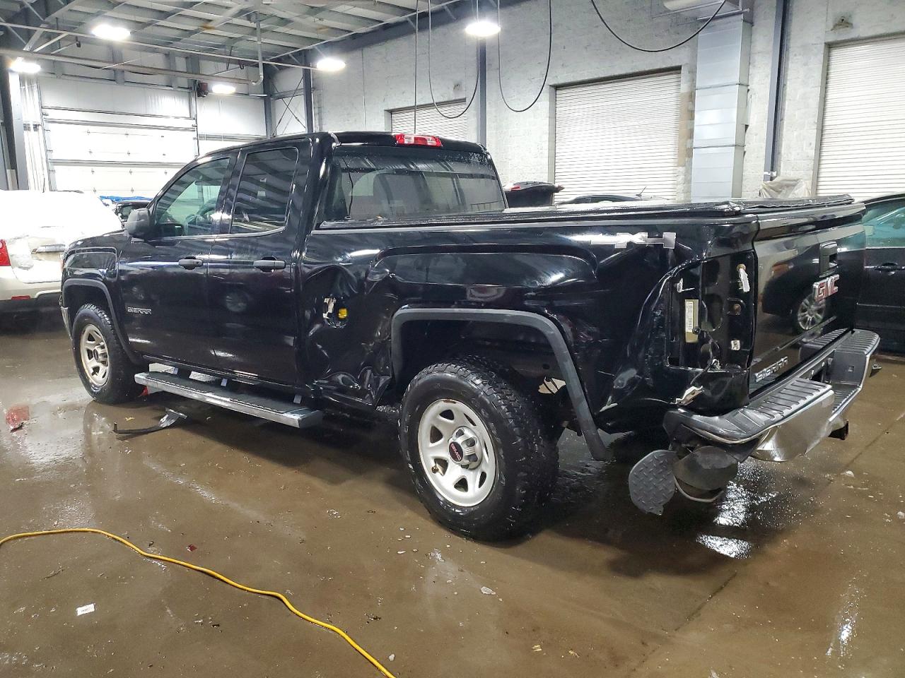 2015 GMC SIERRA K1500 photo 2