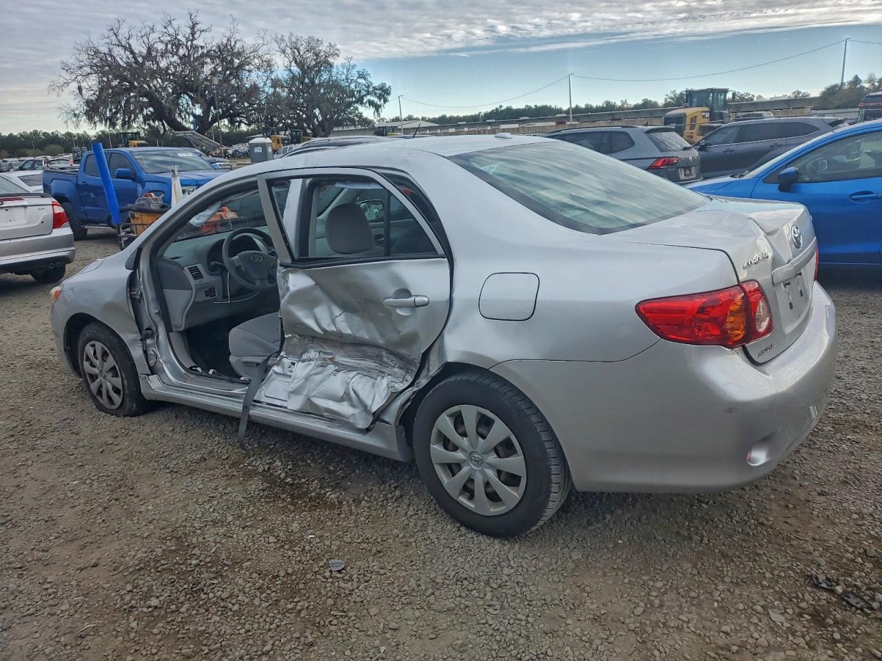2010 TOYOTA COROLLA BASE photo 2