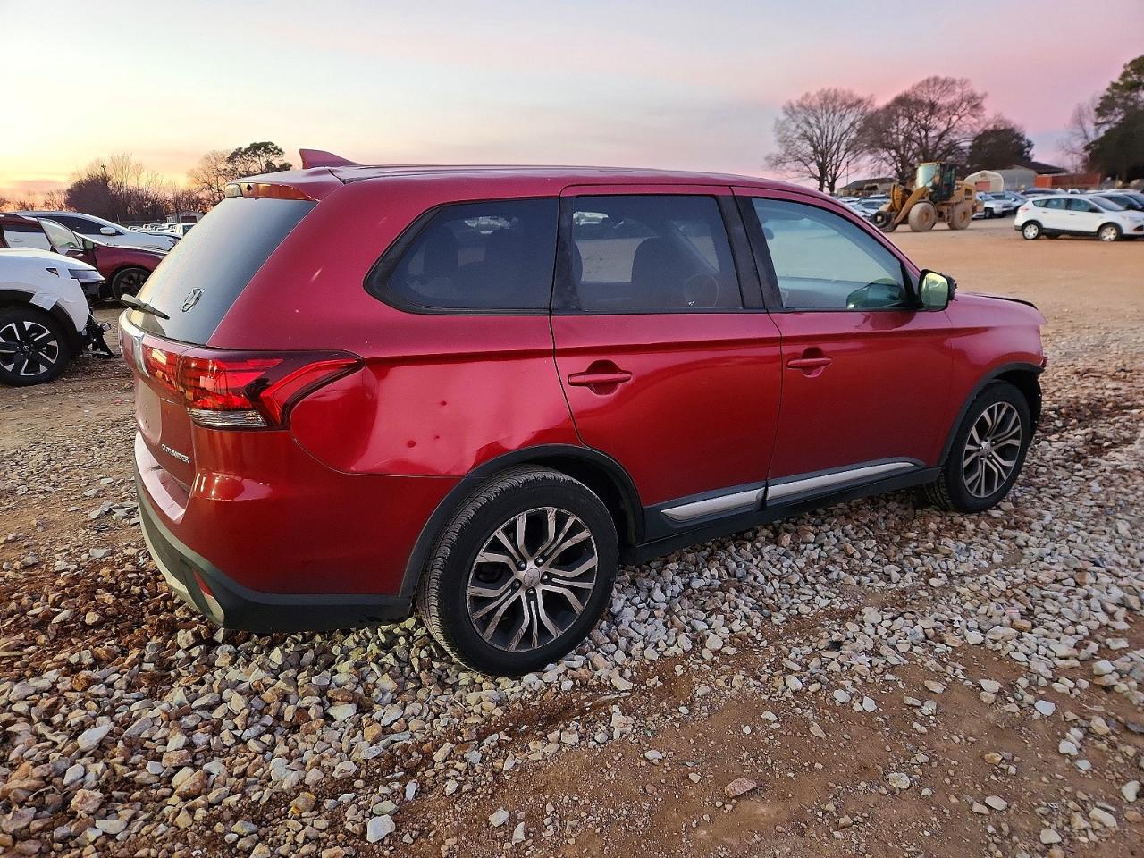 2018 MITSUBISHI OUTLANDER ES photo 3