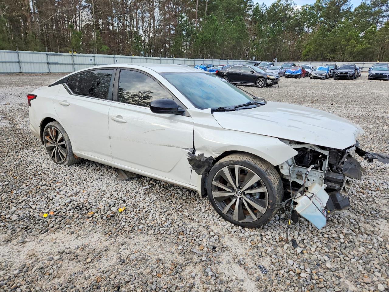 2019 NISSAN ALTIMA SR photo 4