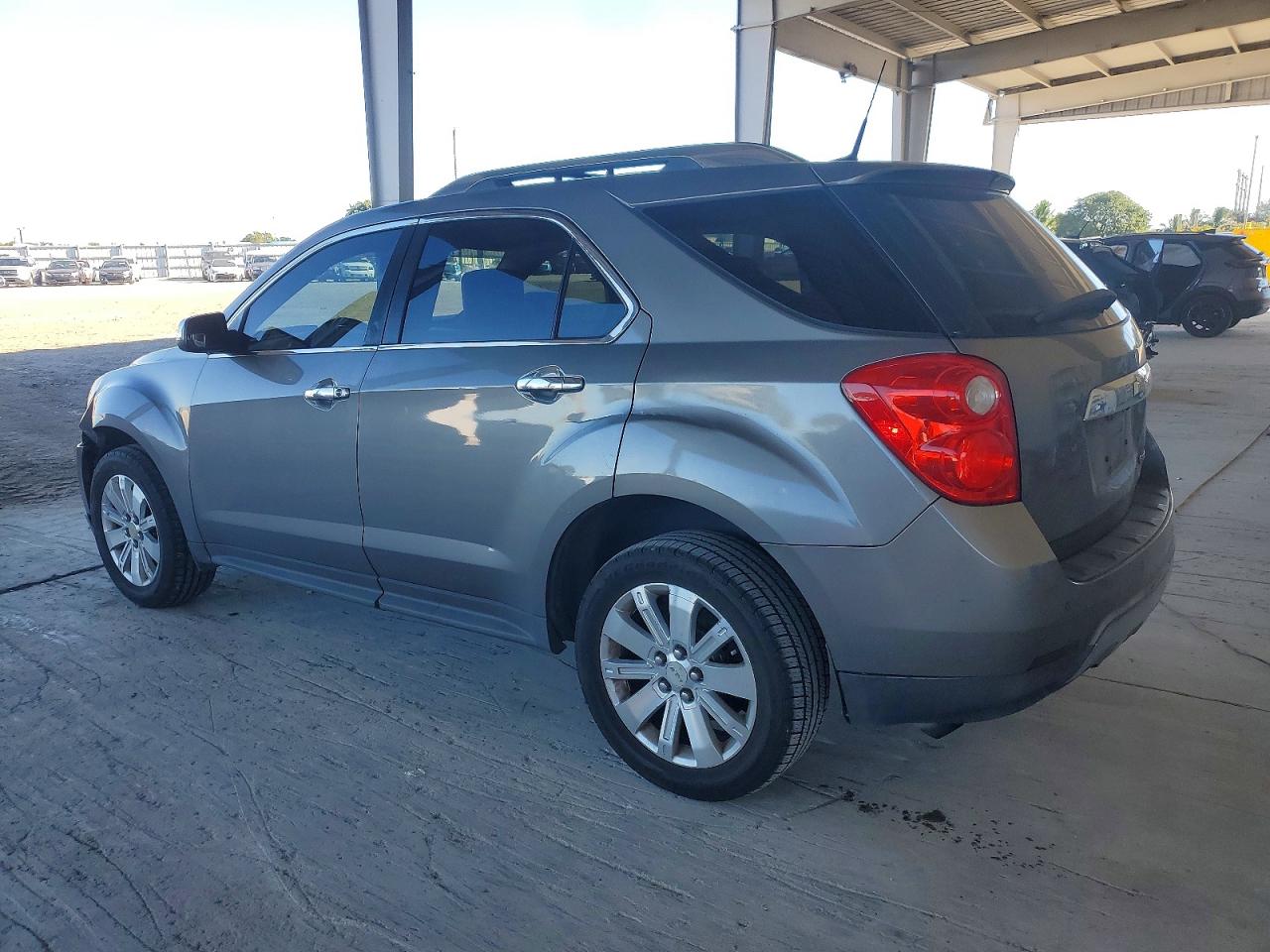 2010 CHEVROLET EQUINOX LTZ photo 2