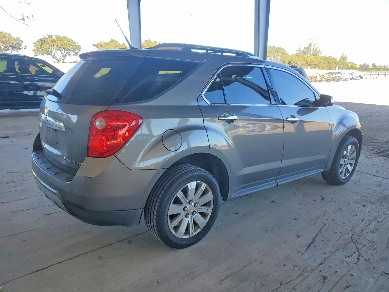 2010 CHEVROLET EQUINOX LTZ photo 3