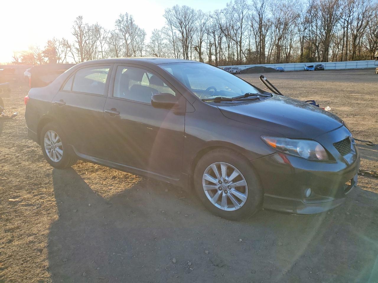 2010 TOYOTA COROLLA photo 4