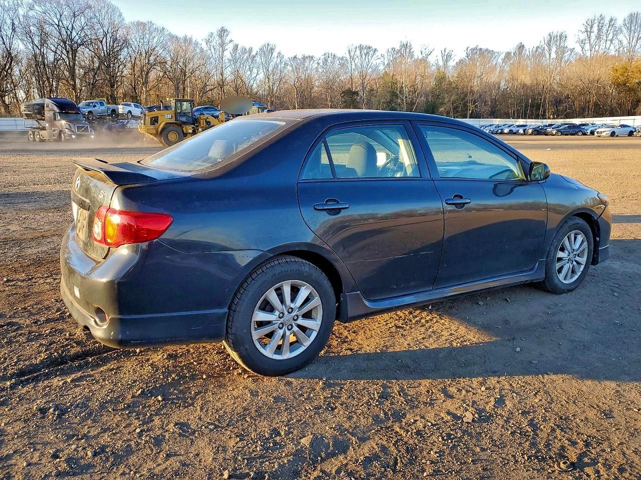 2010 TOYOTA COROLLA photo 3