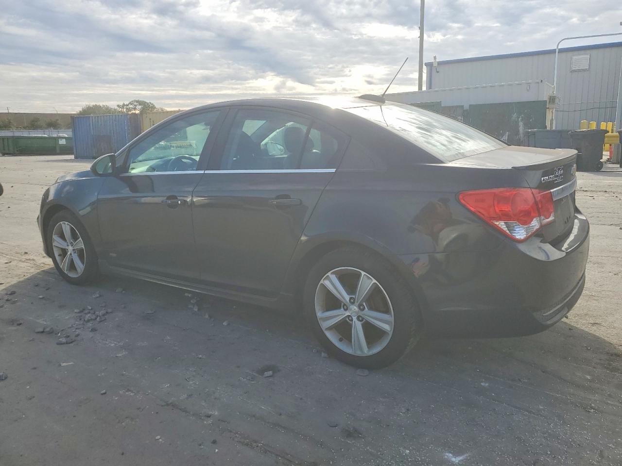 2015 CHEVROLET CRUZE LT photo 2