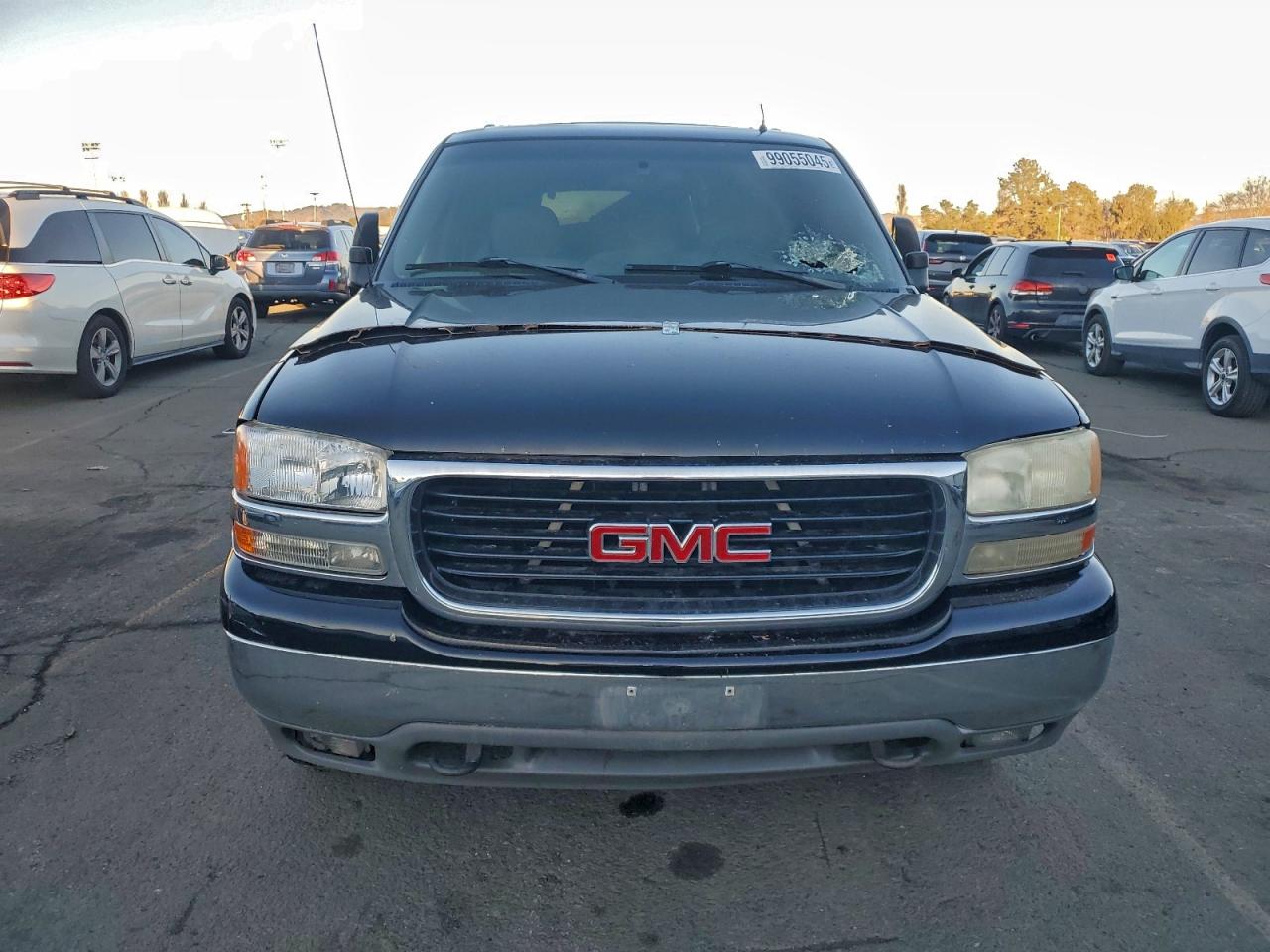 2002 GMC YUKON XL K1500 photo 5