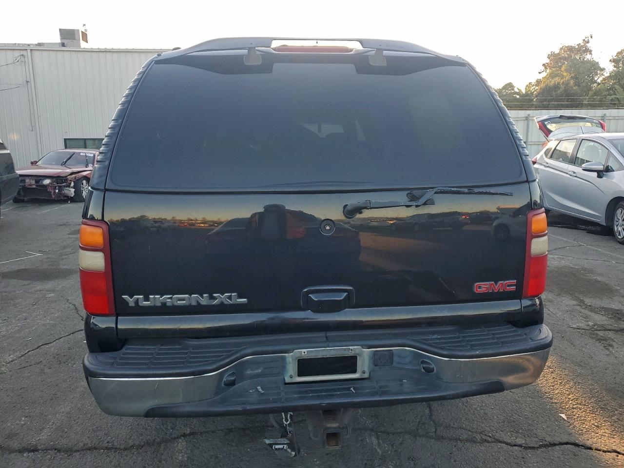 2002 GMC YUKON XL K1500 photo 6
