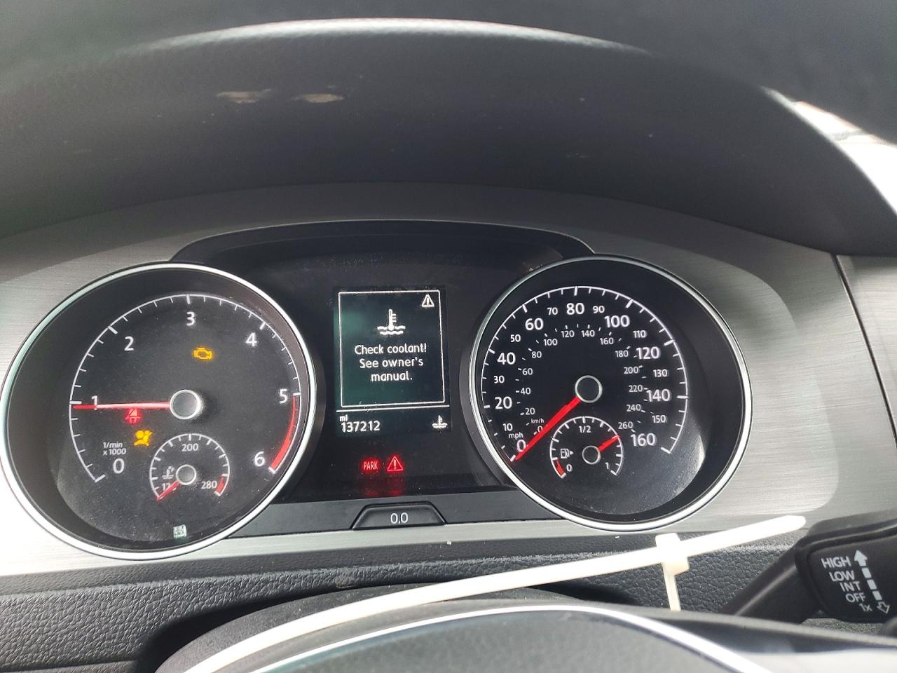 2015 VOLKSWAGEN GOLF SPORTWAGEN TDI S photo 9