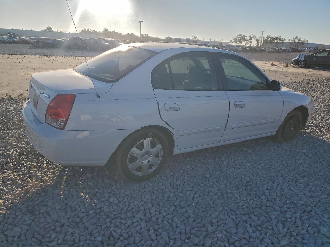 2005 HYUNDAI ELANTRA GLS photo 3