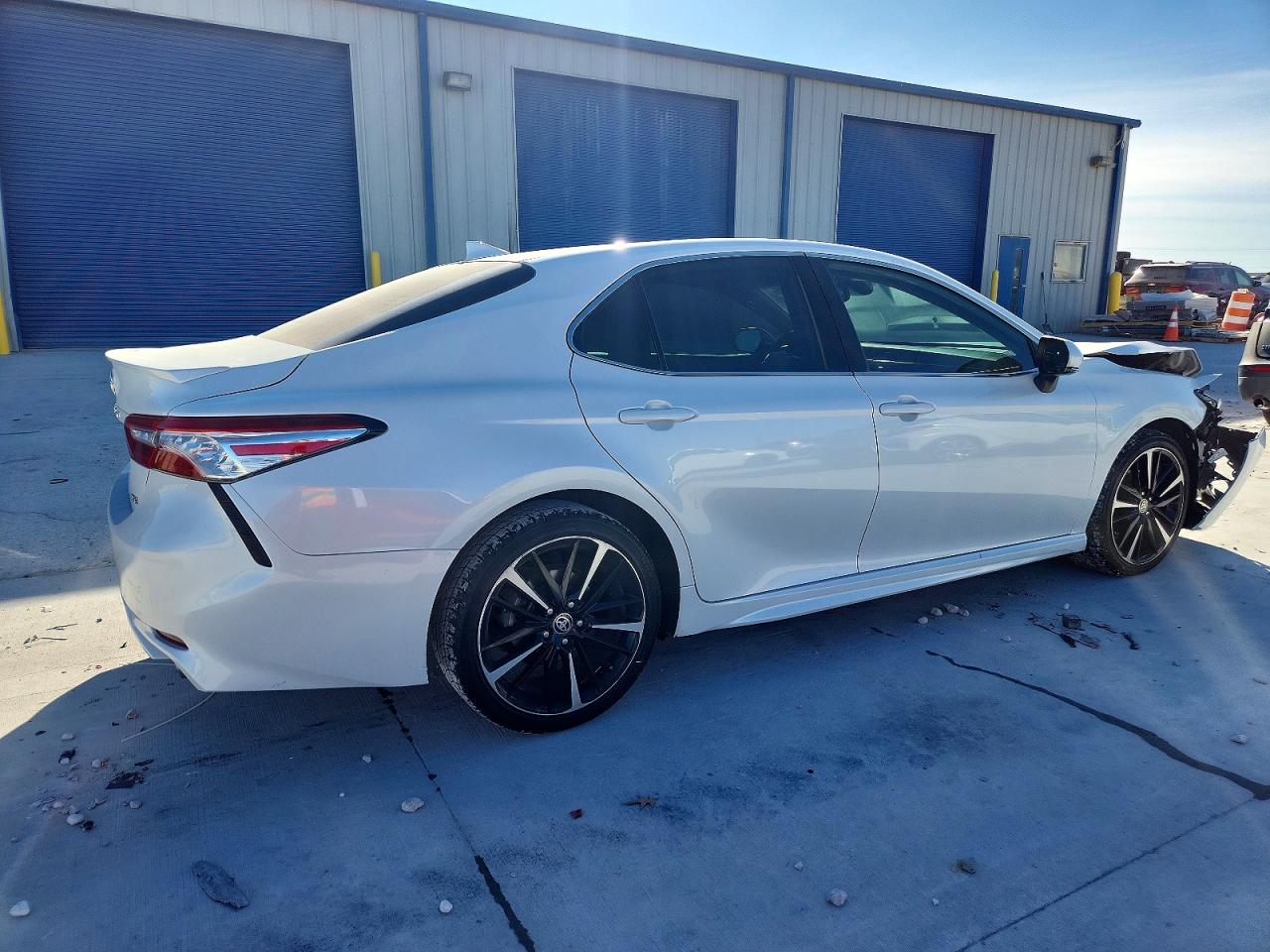 2020 TOYOTA CAMRY XSE photo 3