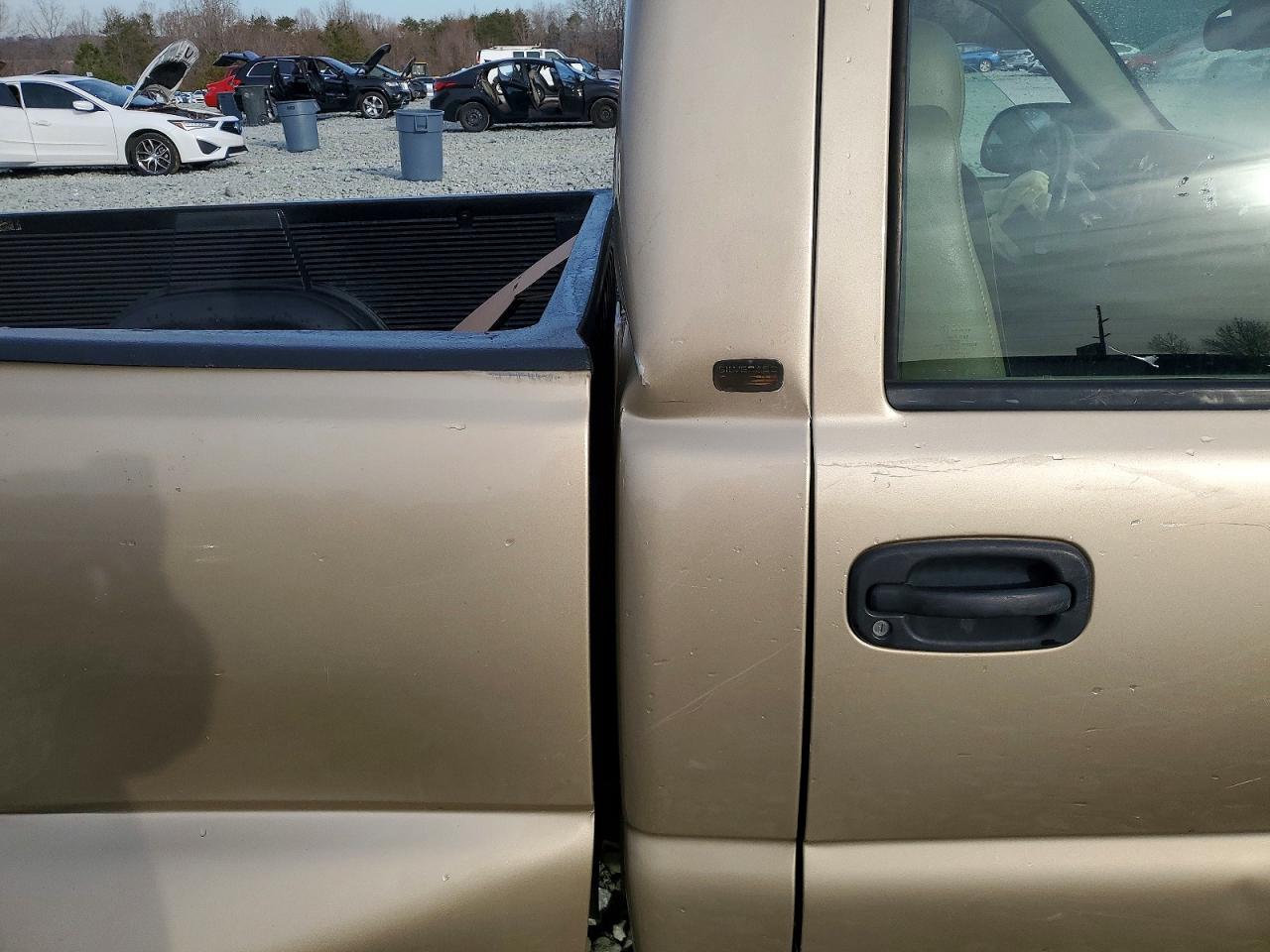 2005 CHEVROLET SILVERADO C1500 photo 10