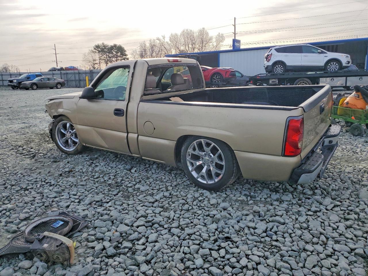 2005 CHEVROLET SILVERADO C1500 photo 2