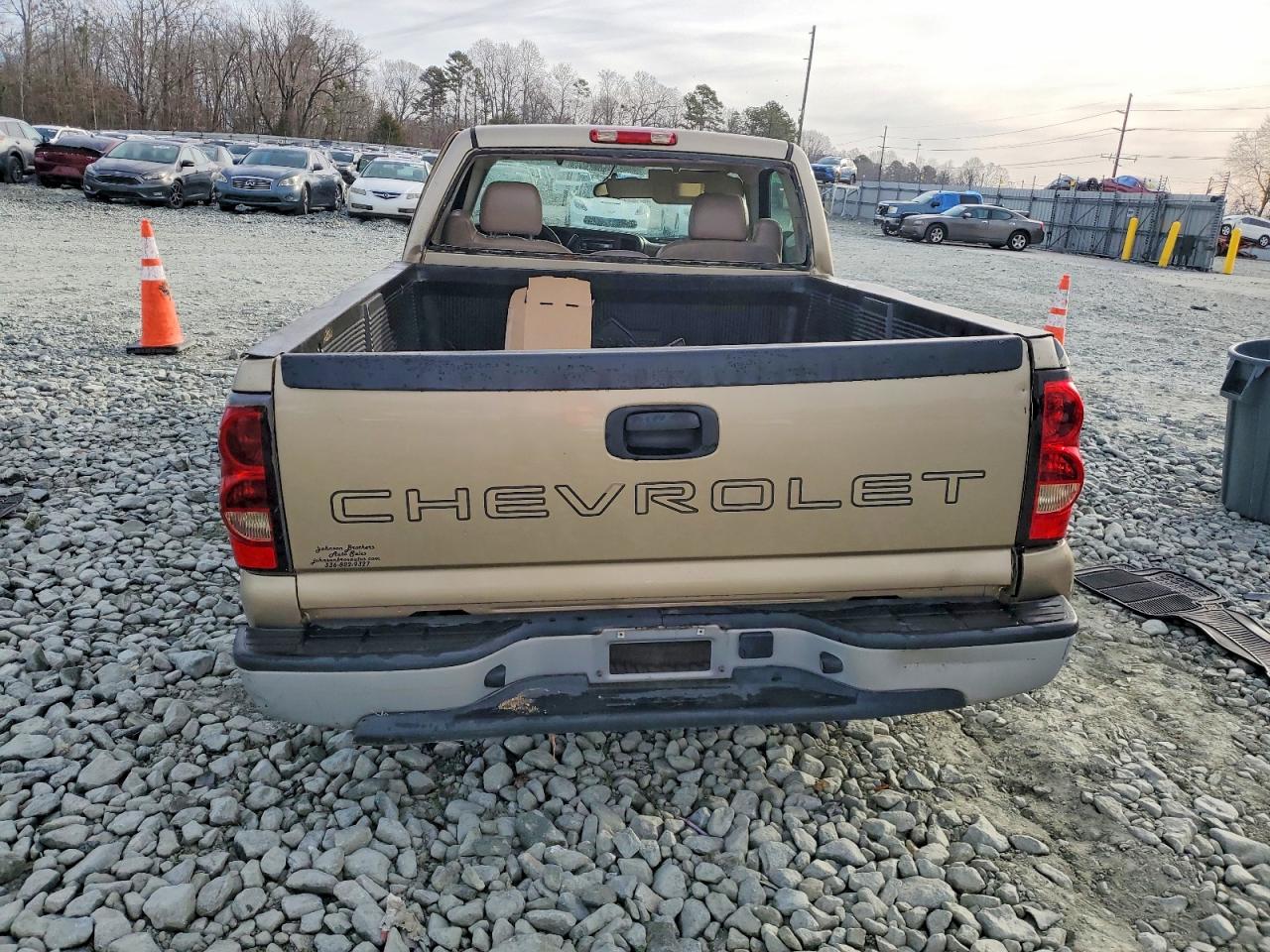 2005 CHEVROLET SILVERADO C1500 photo 6