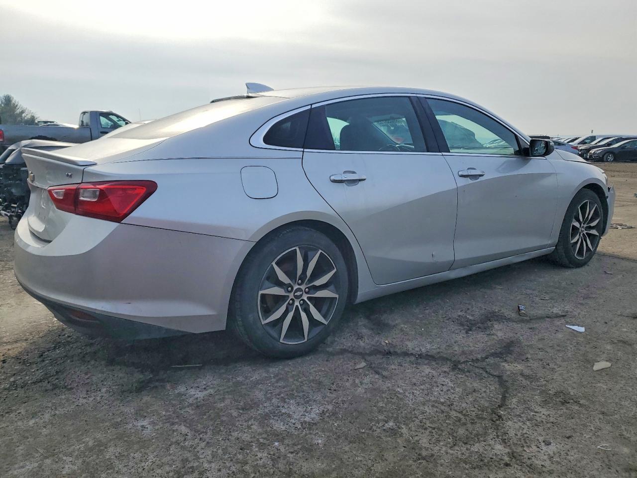 2018 CHEVROLET MALIBU LT photo 3