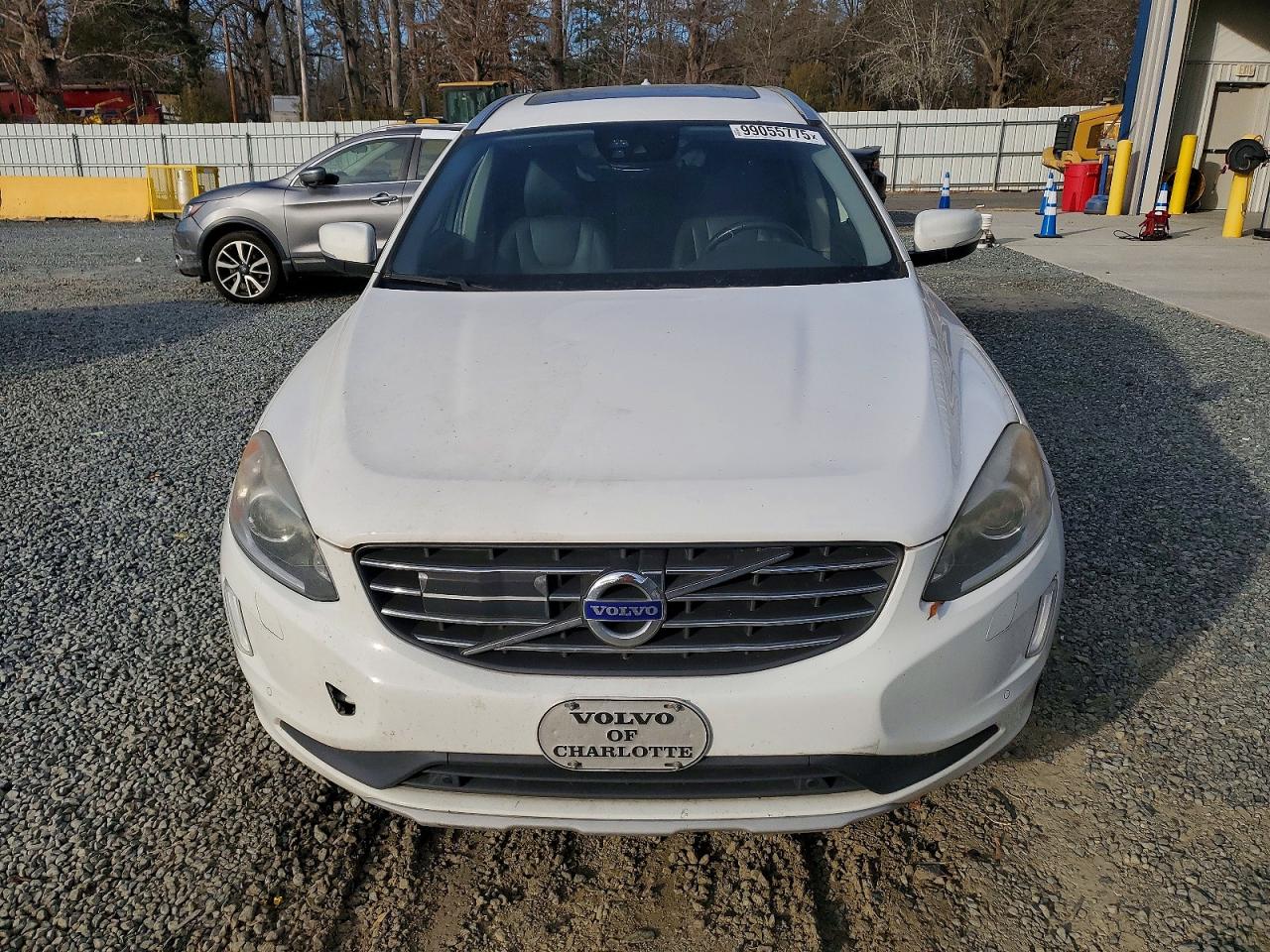 2017 VOLVO XC60 photo 9