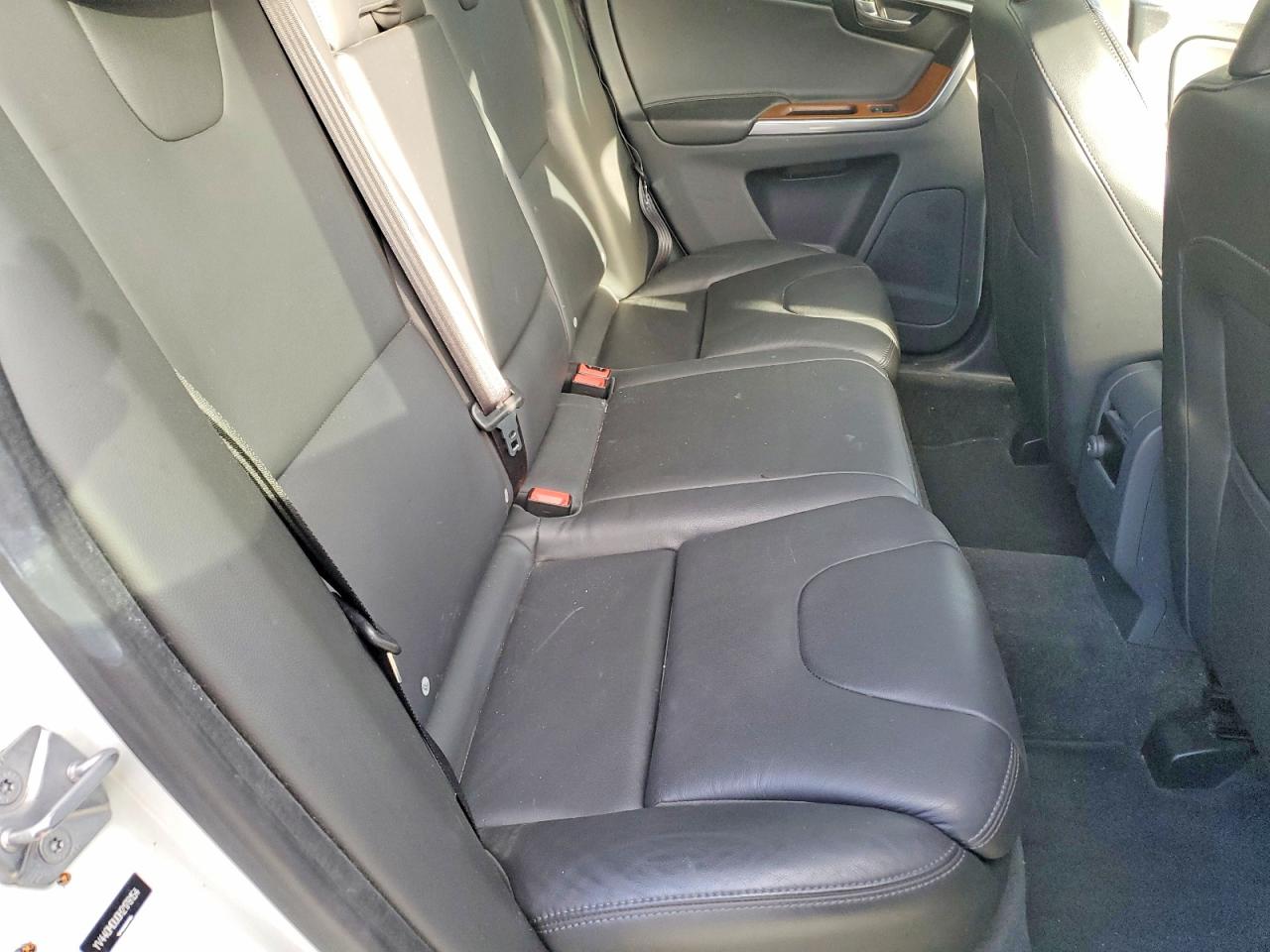 2017 VOLVO XC60 photo 21