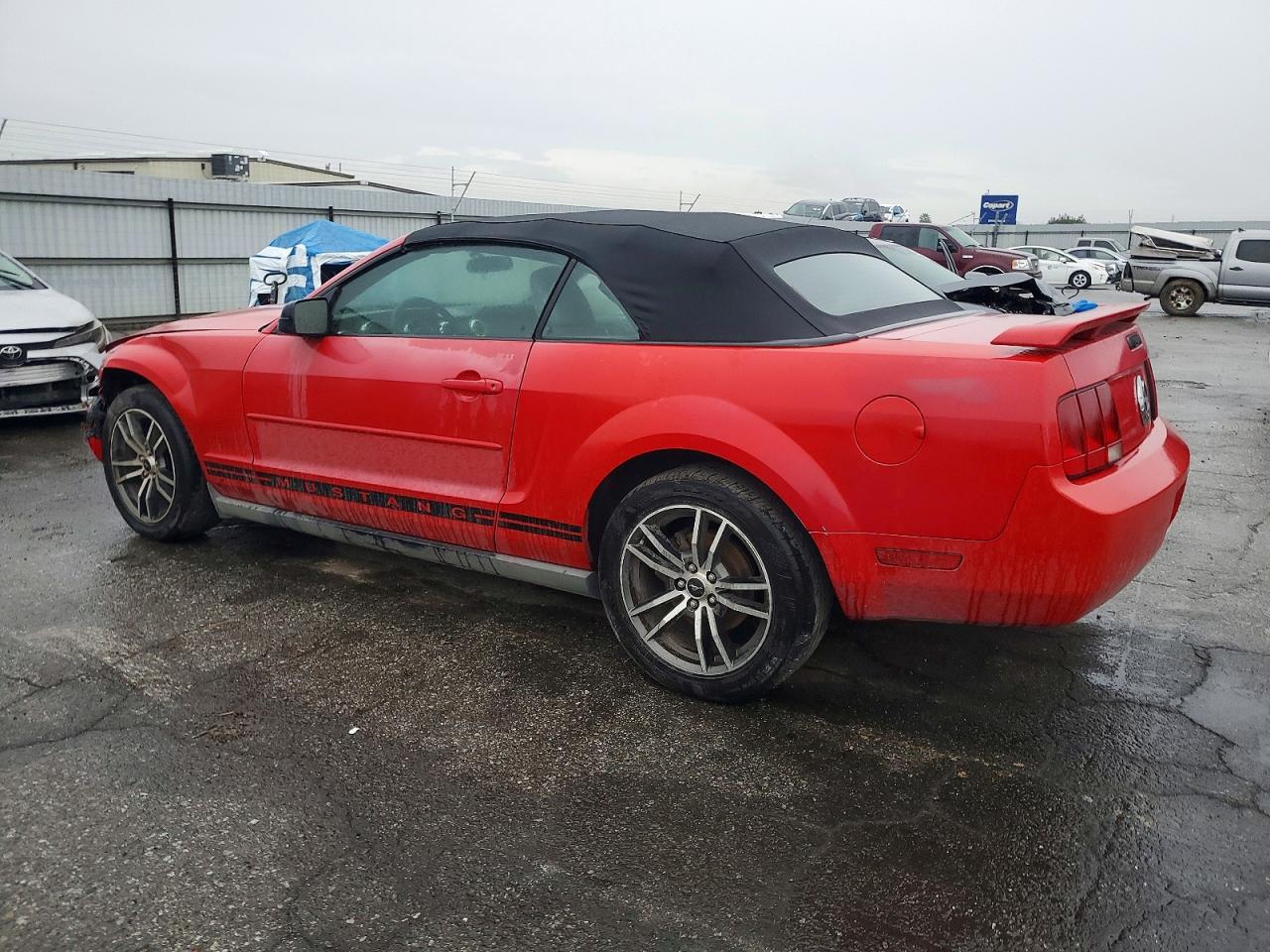 2006 FORD MUSTANG photo 2