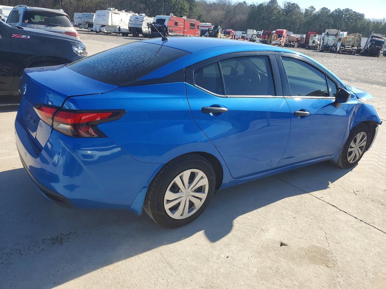 2020 NISSAN VERSA S photo 3
