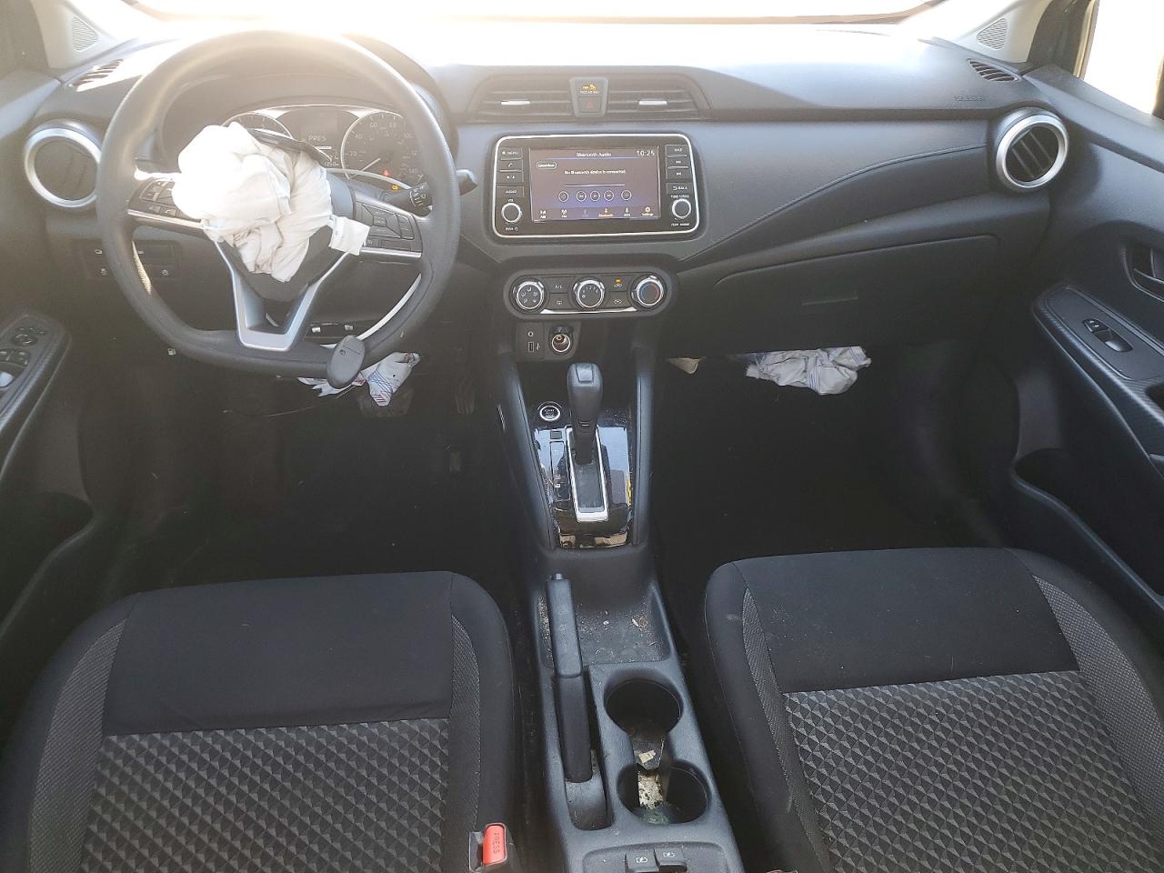 2020 NISSAN VERSA S photo 8