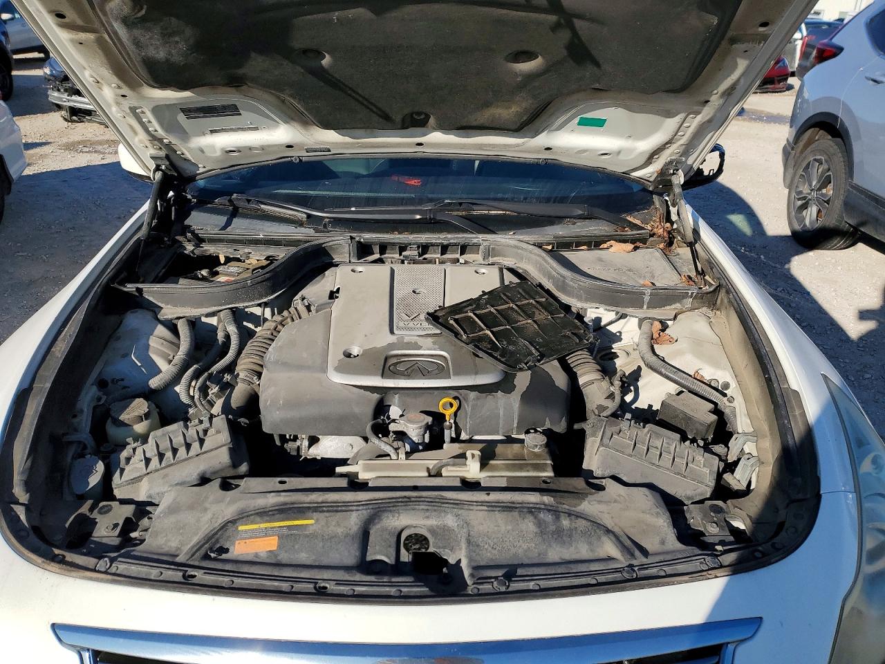 2011 INFINITI G37 photo 11