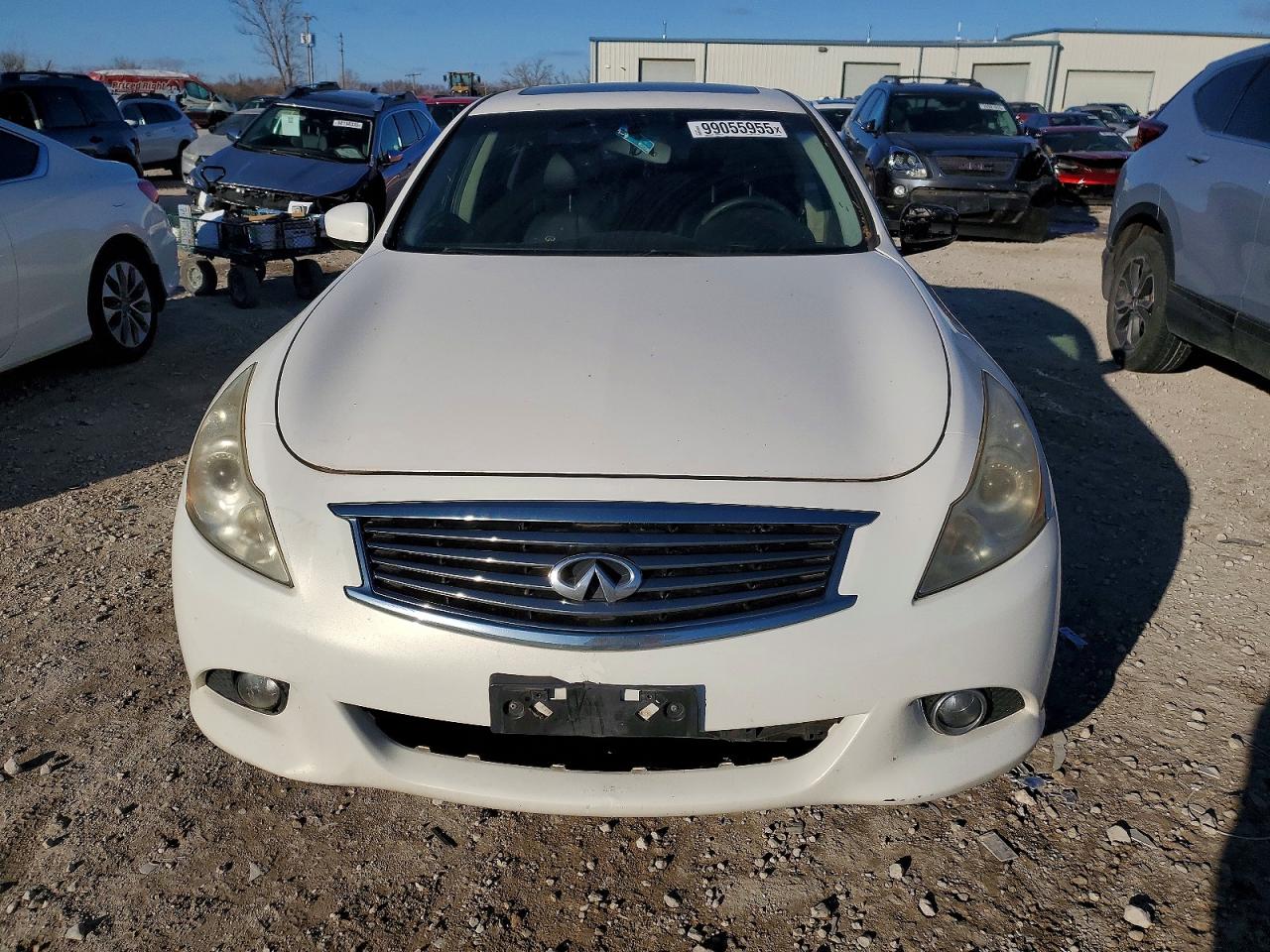 2011 INFINITI G37 photo 5