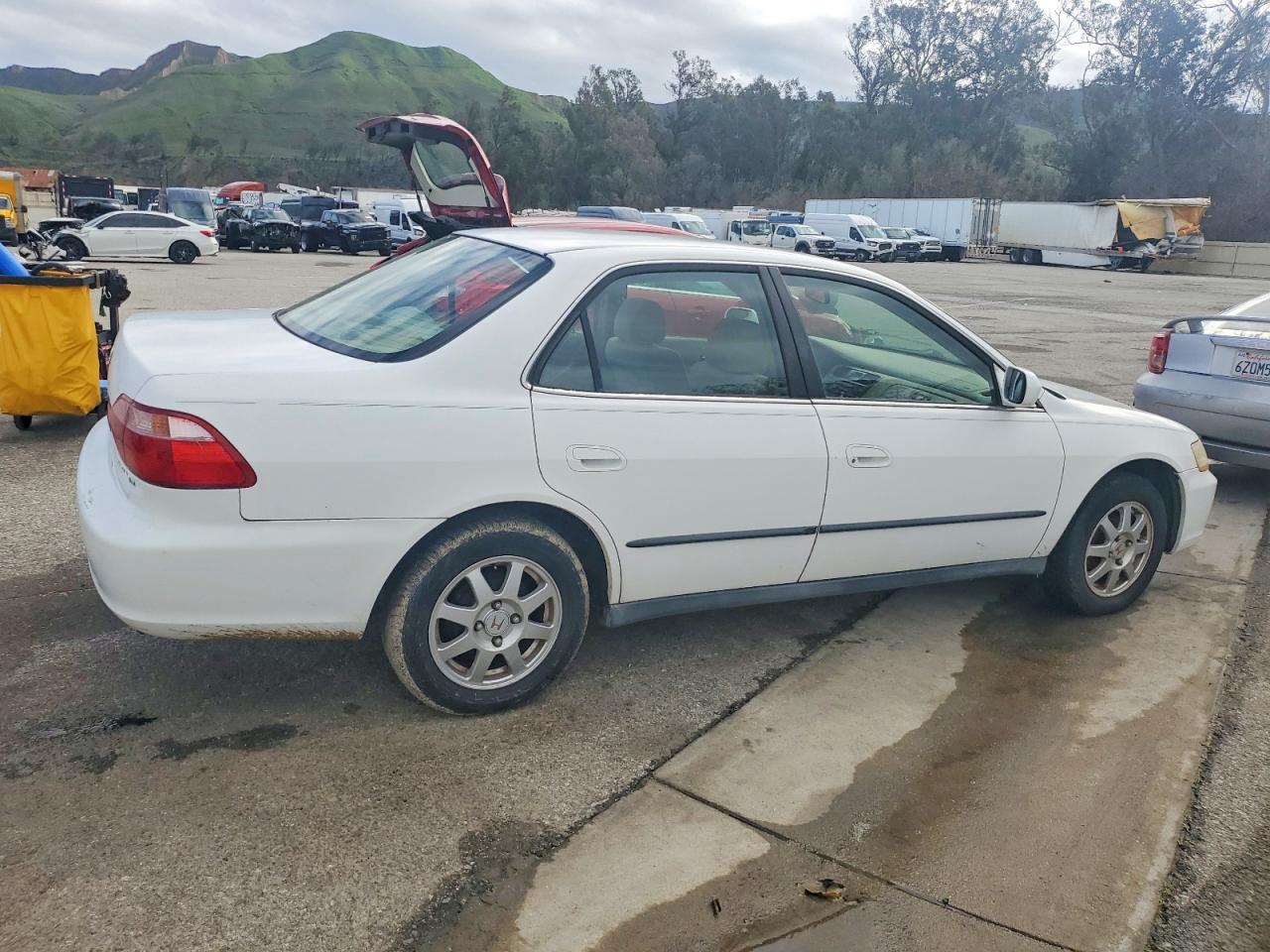 2000 HONDA ACCORD LX photo 3