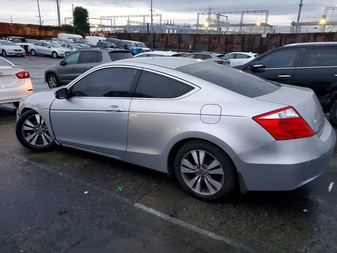 2010 HONDA ACCORD LX photo 2