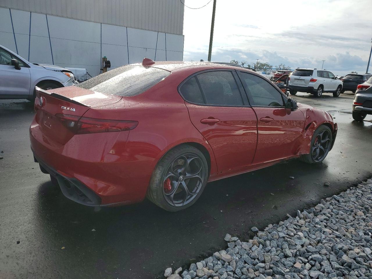 2017 ALFA ROMEO GIULIA QUADRIFOGLIO photo 3