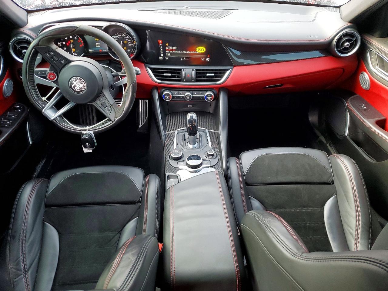 2017 ALFA ROMEO GIULIA QUADRIFOGLIO photo 8