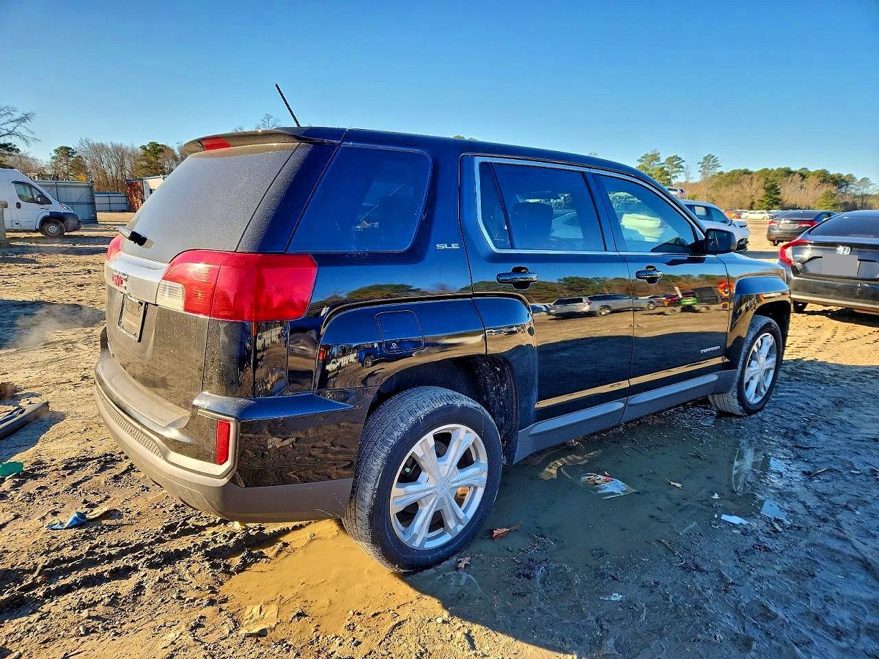 2017 GMC TERRAIN SLE photo 3