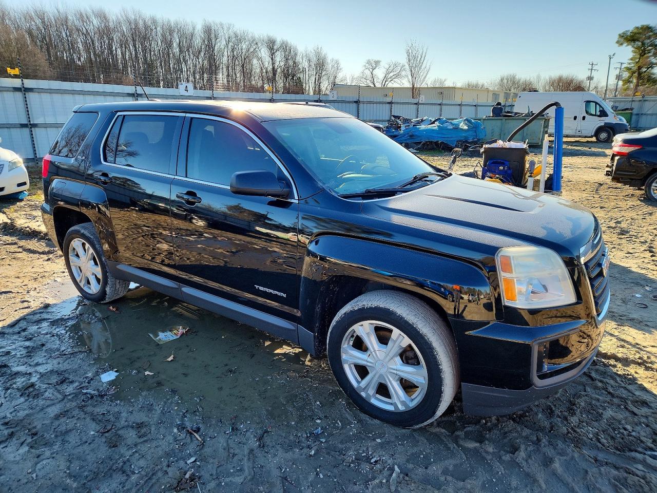 2017 GMC TERRAIN SLE photo 4