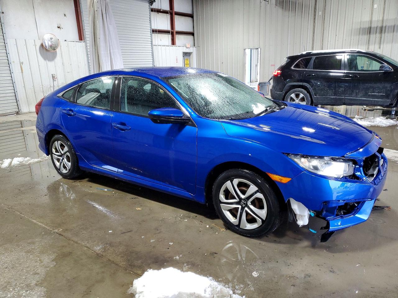 2017 HONDA CIVIC LX photo 4