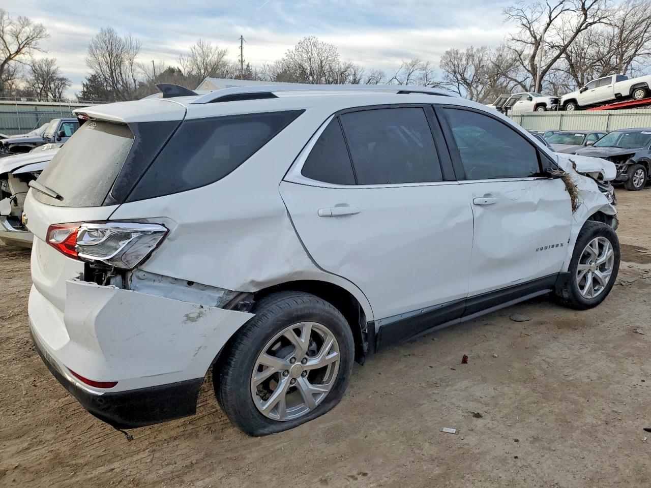 2020 CHEVROLET EQUINOX LT photo 3
