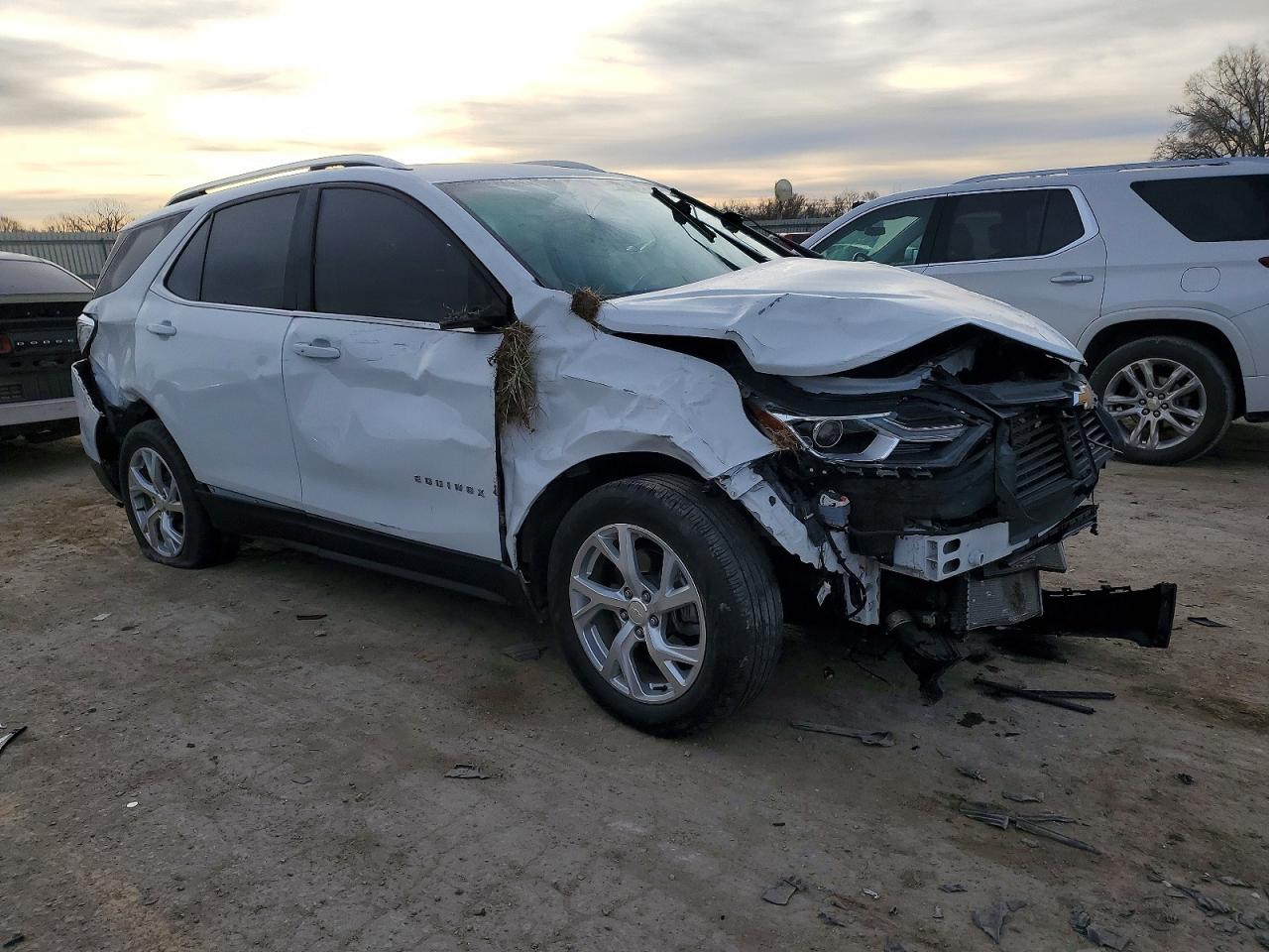 2020 CHEVROLET EQUINOX LT photo 4
