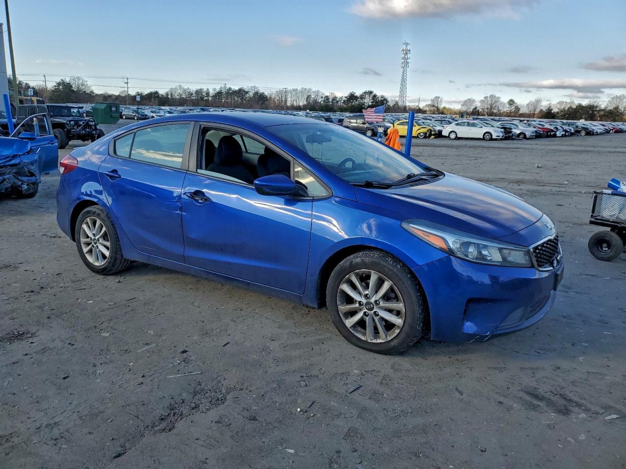 2017 KIA FORTE LX photo 4
