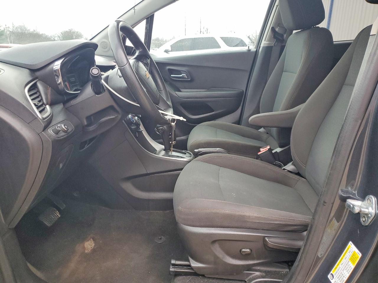 2022 CHEVROLET TRAX LS photo 13