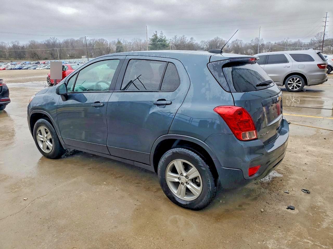 2022 CHEVROLET TRAX LS photo 3
