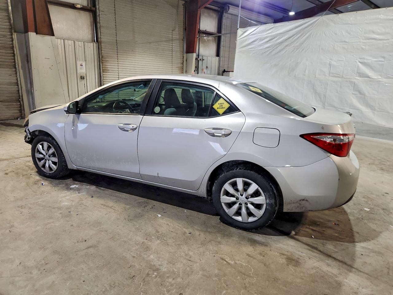 2015 TOYOTA COROLLA L photo 2